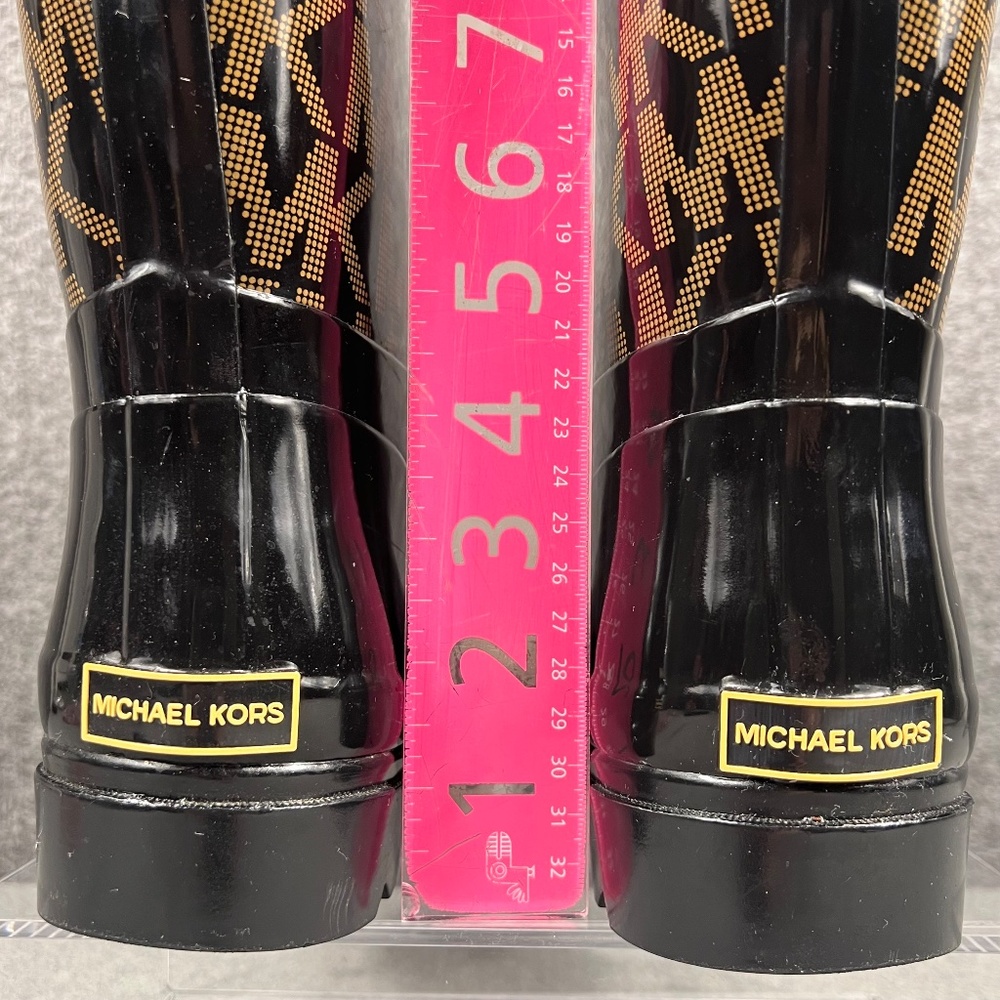 Michael Kors Logo Mid Calf Rain Boots Sz 7 Buckle Lugged Outdoors Streetwear - Picture 10 of 11